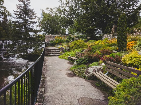 How to Design Accessible and Safe Urban Parks Within Residential Areas?